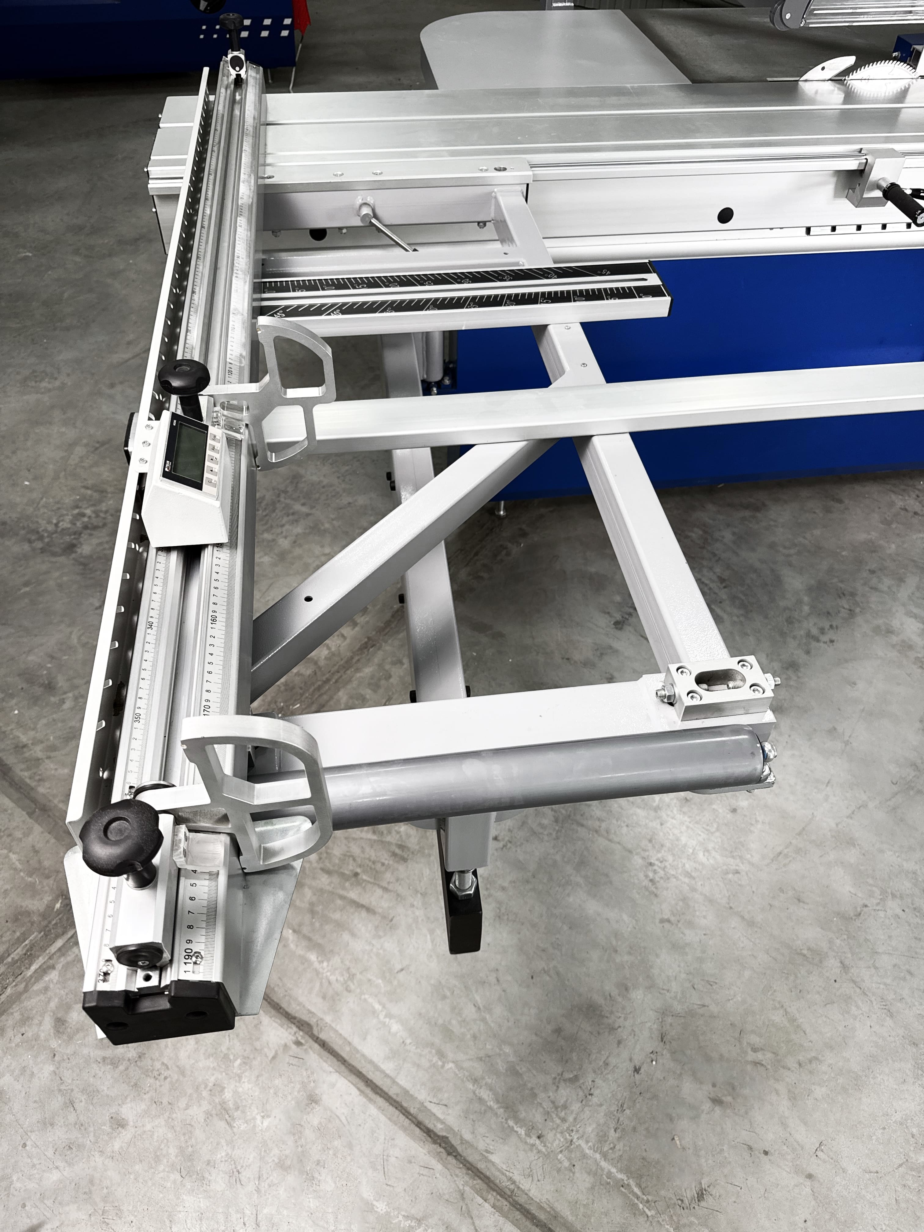 Форматно-раскроечный станок DELTAMACHINERY DM-3200 Emotion фото 6